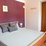 Casa Modero 3* Malvicino